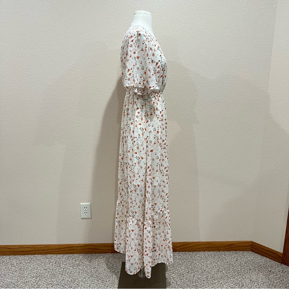 Cream Floral Tiered Maxi Dress Size Large - Picture 7 of 11